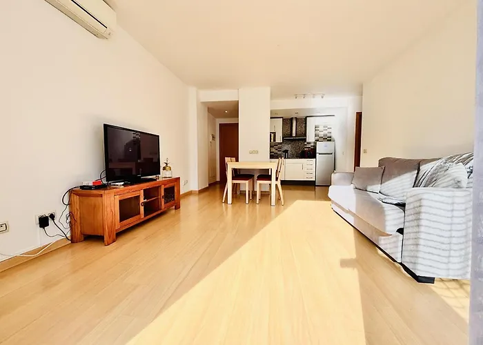 Encantador Bajo Con Terraza Cerca Playa - Es-258-183